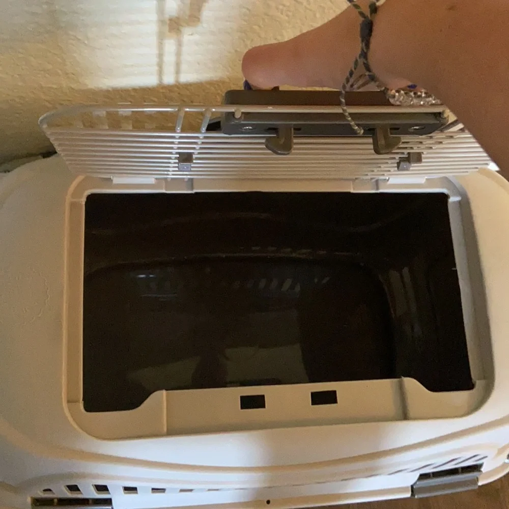 pet carrier